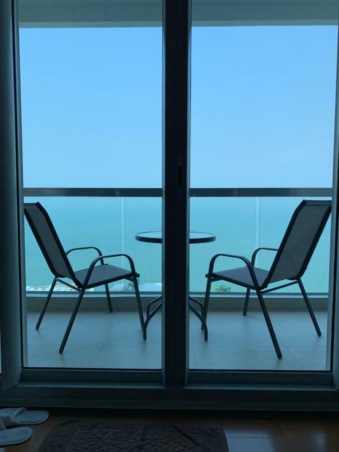 Luxurious Beachfront Pattaya Luaran gambar