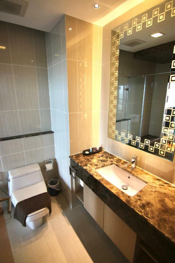 Luxurious Beachfront Pattaya Luaran gambar